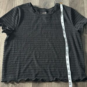 arizona jean co. black pattern baby tee/ crop top